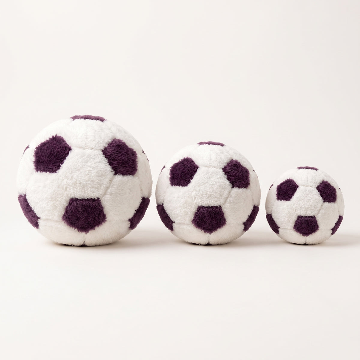Cozy Fur Decor Ball (White - Mauve) – three-size comparison