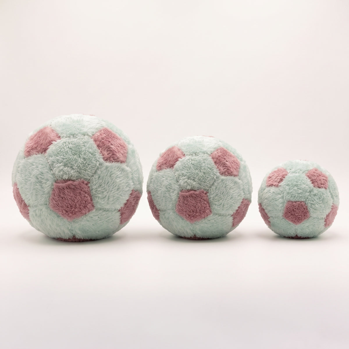 Cozy Fur Decor Ball (Mint - Kashmir) – plush fur texture detail