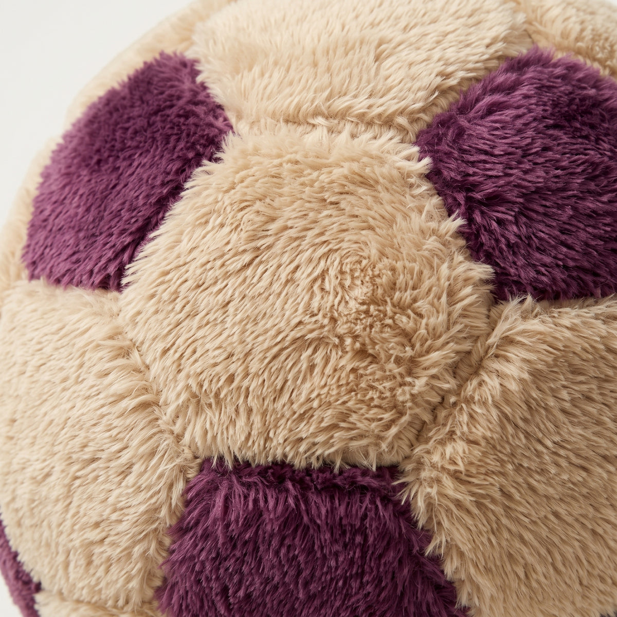 Cozy Fur Decor Ball (Cafe - Move) – plush fur texture detail