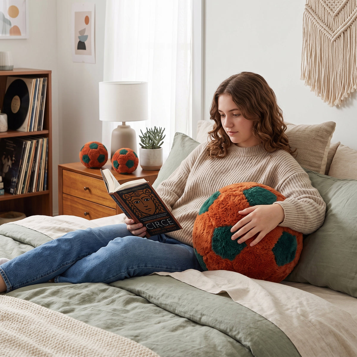 كرة ديكور من CozyFur (هافان - زيتوني داكن)