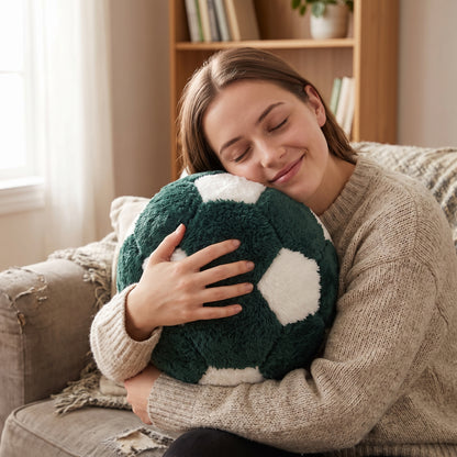 كرة ديكور من CozyFur (زيتوني داكن - أبيض)
